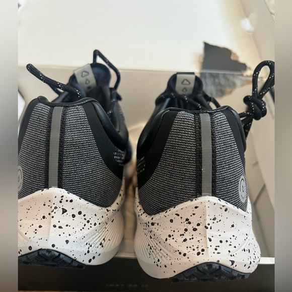 9W/7.5M - [NEW] Women's Nike Zoom Winflo 8 Shield Running Shoes Black DC3730-001 - Picture 9 of 11